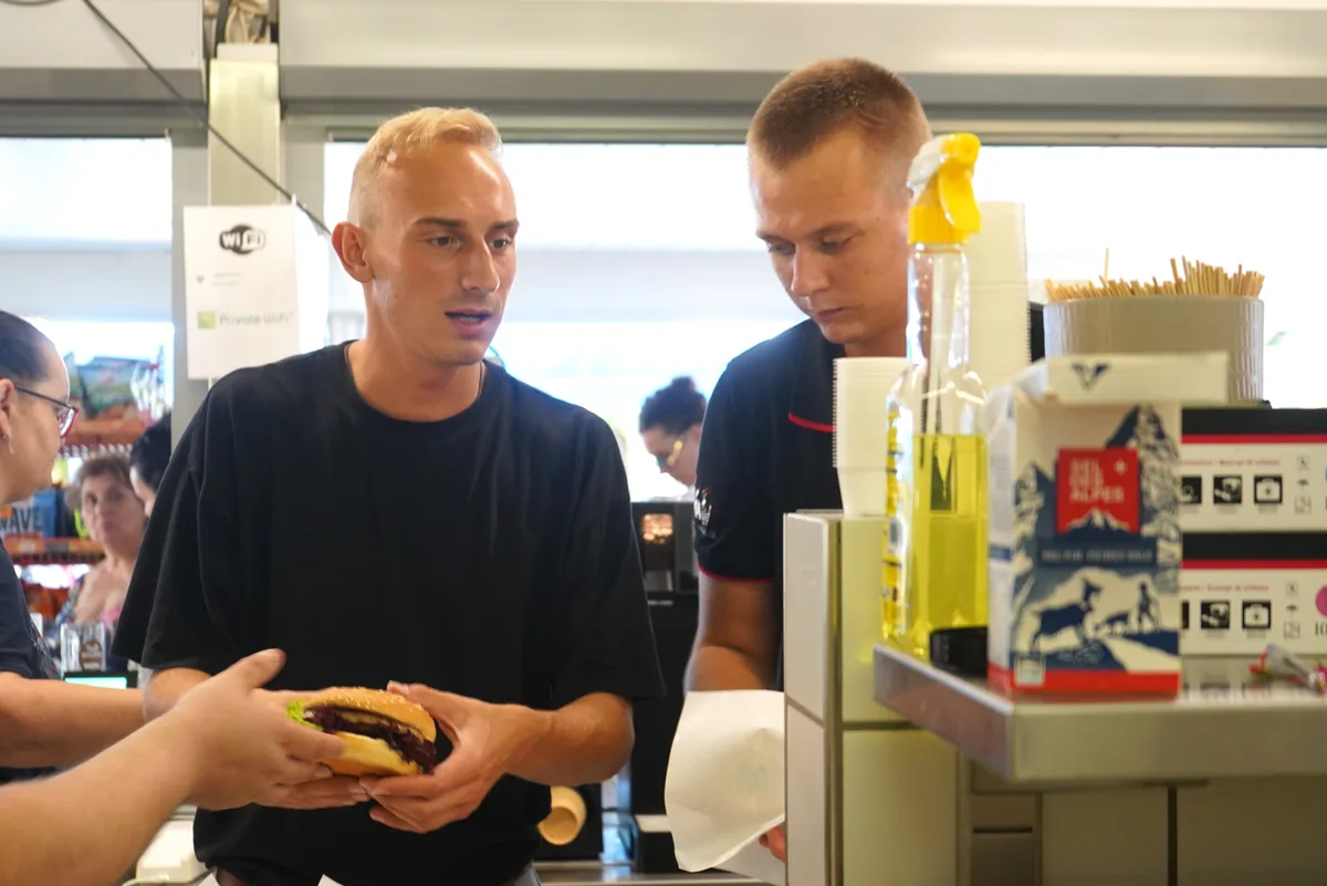 Laufender Betrieb des Kiosks in der Badi Hinwil.